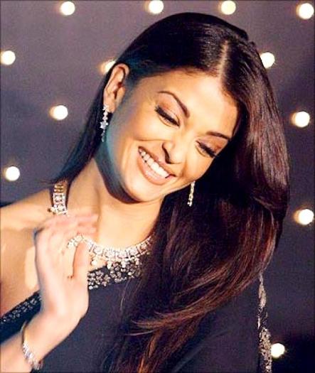 544730_423532014346614_1514221737_n - 0 Aishwarya Rai