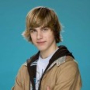 Cody_Linley_1252512996_0