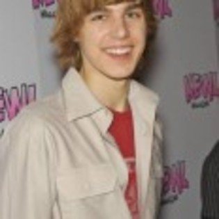 Cody_Linley_1252534095_3