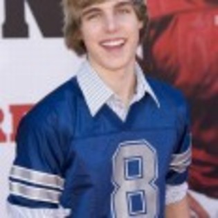 Cody_Linley_1252534137_1