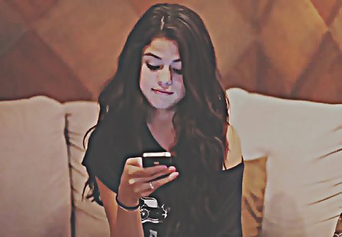 564269_318638591550128_333104169_n_large - Selena Gomez 1