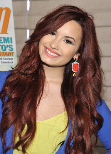 136425174 - Demi Lovato