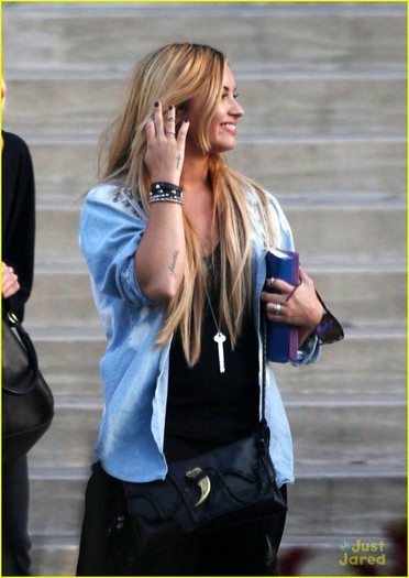 OMcLA - Demi Lovato