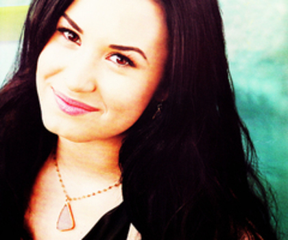 tumblr_lpsuhvqkIH1qam7ojo1_r1_500_thumb - Demi Lovato