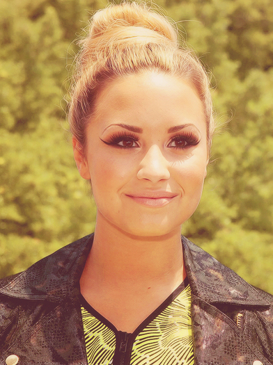 tumblr_m4koxqBxVX1r5ghmzo1_500 - Demi Lovato