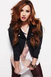 Elena.....miscati putza in coa repede ...