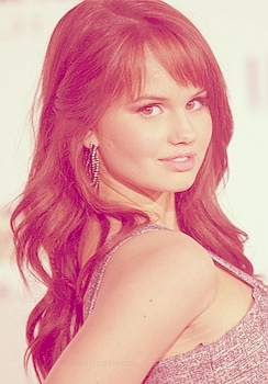 tumblr_m7idkyRPsp1qfvafzo4_250 - 0 Debby Ryan