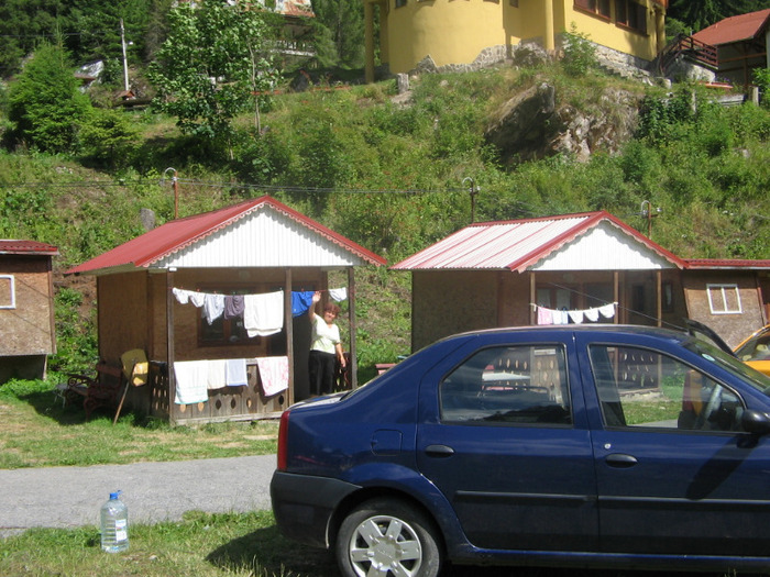 IMG_6780; Căsuţe la Vila Bradul.
