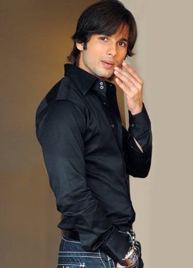 Handsome Indian  Bollywood actor  Shahid Kapoor picture _25_