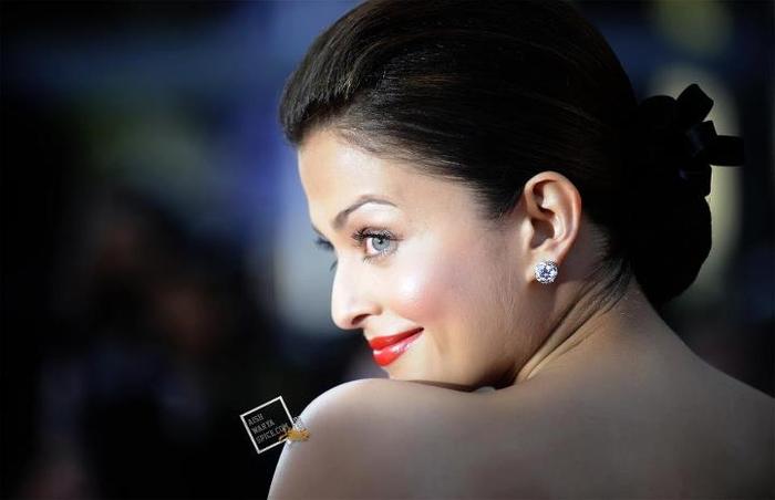 559478_405750576124758_1441664102_n