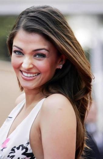 581659_409030405796775_1000907677_n