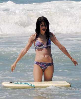 normal_selenafan027hq - Hanging out with Family and Friends at the Beach