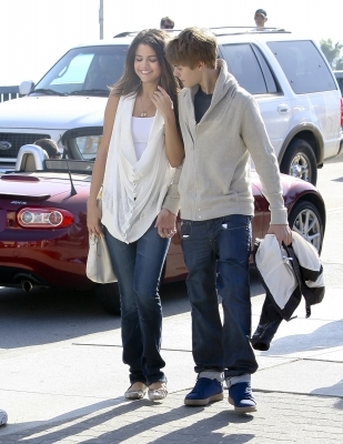 normal_037 - February 6th - Hanging Out at Santa Monica with Justin Beiber