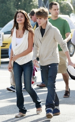 normal_049 - February 6th - Hanging Out at Santa Monica with Justin Beiber