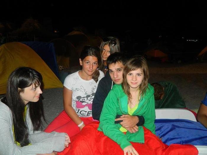 532572_425518474153231_1990972461_n