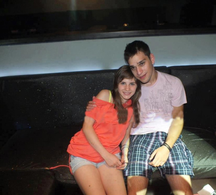 389049_425518714153207_1790652187_n