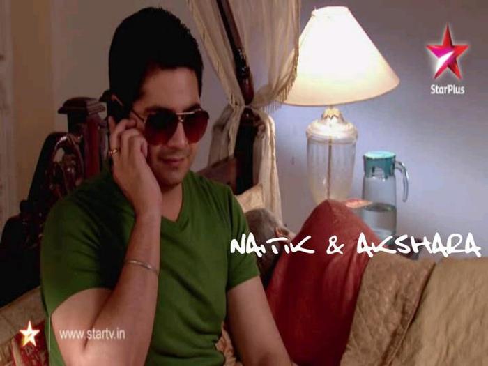 285074_247888001898302_3005538_n