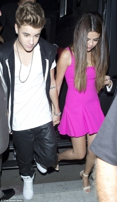 normal_data2 - 22 Juli - Dinner After Teen Choice Awards 2012 with Justin