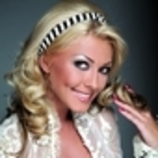 ilinca-vandici-225171l-thumbnail_gallery