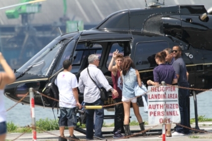 normal_007 - 16 Juni - boarding a helicopter with Justin in Toronto