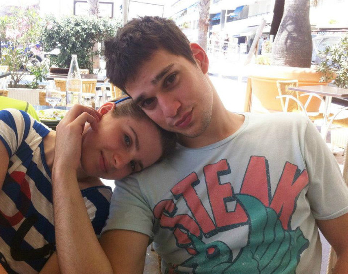 558214_421162781252782_655061387_n