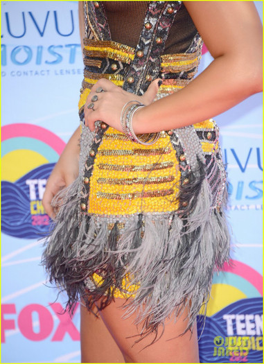 demi-lovato-teen-choice-awards-2012-red-carpet-09 - Demi Lovato Teen Choice Awards 2012 Red Carpet