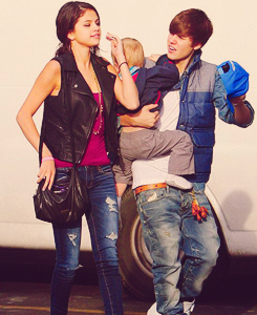 tumblr_lzmakgcNAx1qg60ado7_250_large - 0 Jelenaaa