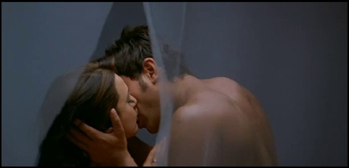 urmeaza o scena dasta iara