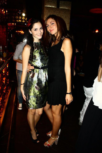 Gloria si o prietena ♥.