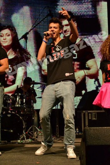 380333_119959184810268_1098146424_n - Concert Sinaia - 8 iunie xD