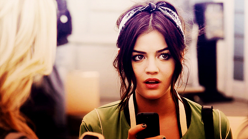 Da-te dracu ca oamenii mai si muncesc pe telefon!Eu de exemplu incerc sa piratez ceva :)