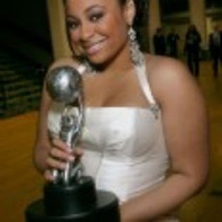 Raven_Symon__1268610641_3 - Raven Symone