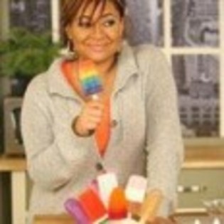 Raven_Symon__1268610702_1 - Raven Symone