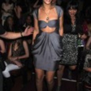 Rihanna_1231372279_3 - Rihanna