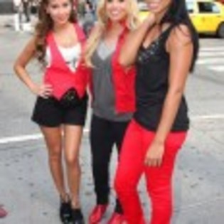 Sabrina_Bryan_1267921558_2 - Sabrina Bryan