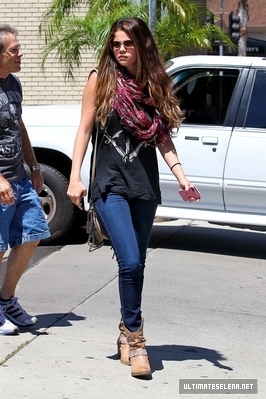 normal_004 - 24 07 2012 Going to Panera Bread in Sherman Oaks with her grandparents