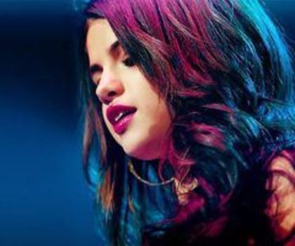 ~Huoo fwa nebuno:))am venit in vizita la voi:)))si plec maine dupa o discutie cu justin:))