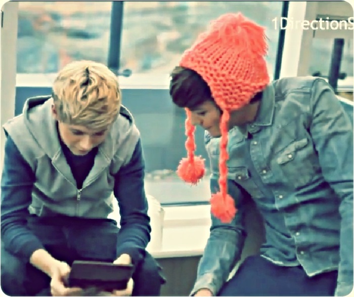 @ Hey Buna .... Ce faketi .... Aici Domnul Sexy ;;]