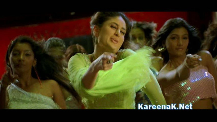 418674_267935926641689_1814368239_n