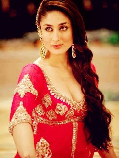 482054_267576396677642_1546804174_n - Kareena Kapoor 2