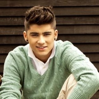 - OMG Membrul meu preferat e aici :o =]]] . Neatsa Jus,Nina .