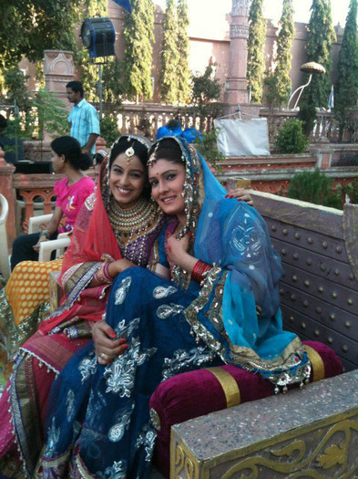 551071_367886243267792_2132958073_n - xxSrishty Rodexx