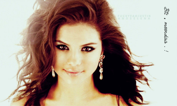 Orice ai imbraca,ramai frumoasa !Nu te lasa uuu !