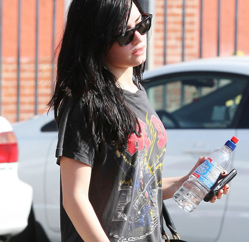 Astia o muriit=]]]Ma gasitzi sus:x