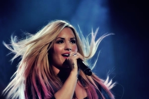 Te` jooss=]]^O impinge pe Nina jos dp canapea shi se pune ea^Uuu..Noapte Buna:X