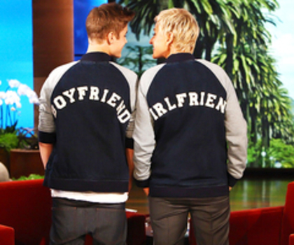 ~x~ Damn nu puteti face si voi putina liniste?x_X:]]Je pleaca in room..byee!{si pleca}