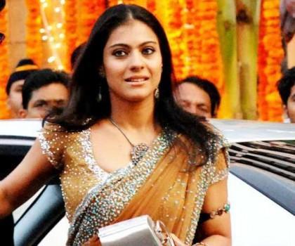 kajol-devgan-beauty-still-saree