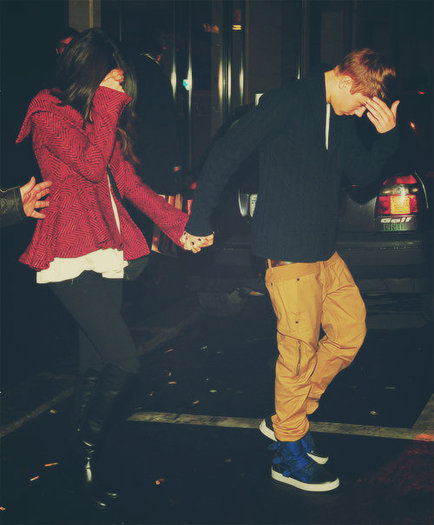 ~x~..la o idioata , care nu ma mai place :) :-j..whatever..~x~