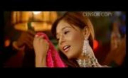 425049_321316864627538_677145986_a - B-Sara Khan Dance-B