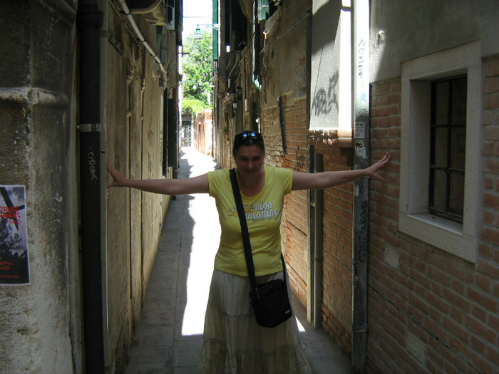 Ingusta ca strada Sforii din Brasov - 4-Prin Venetia in iulie 2012